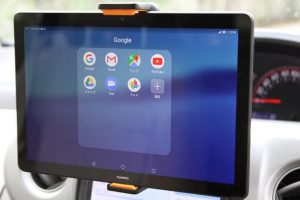 タブレットAndroid Auto：車載タブレットで快適ドライブ！